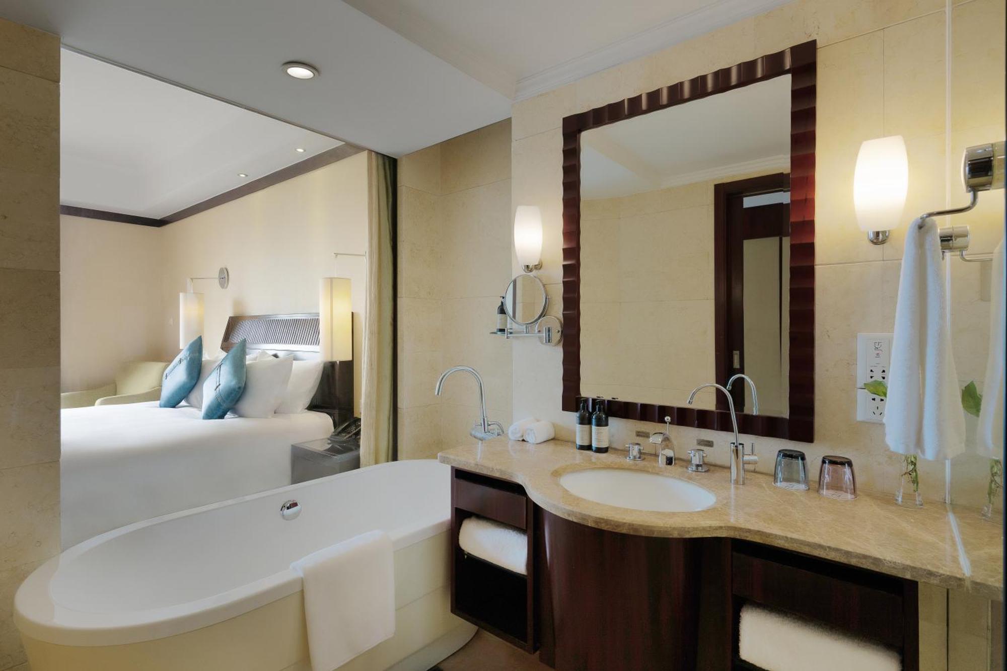 S&N Zhejiang Linhai International Hotel Exterior foto
